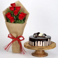 8 Red Roses Bouquet & Choco Cream Cake